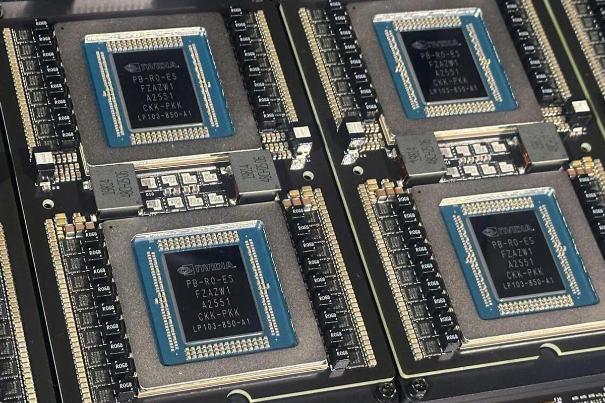 US Senators Criticize Trump Administration for Allowing AI Chips to Fuel China's Military Capabilities