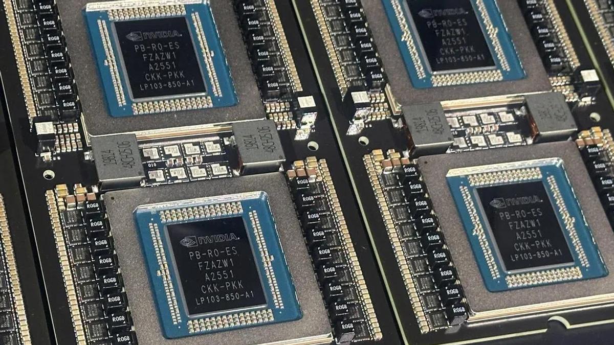 US Senators Criticize Trump Administration for Allowing AI Chips to Fuel China's Military Capabilities