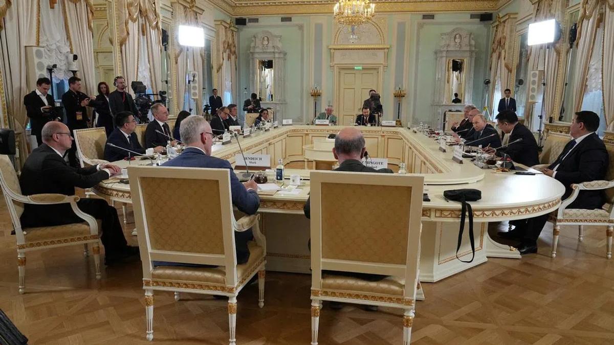 Putin's Strategic Calculations: Ukraine, Trump, and Russia's Future