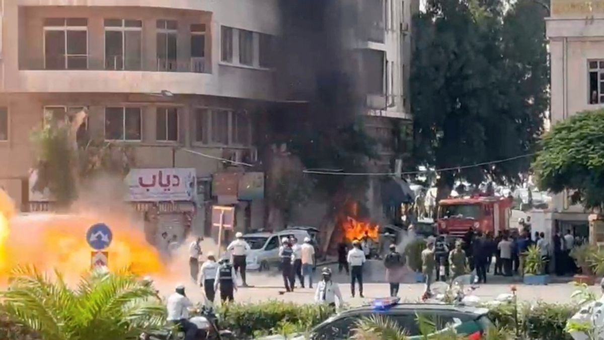 Damascus Explosions During Macron Visit Underscore Syria's Enduring Instability