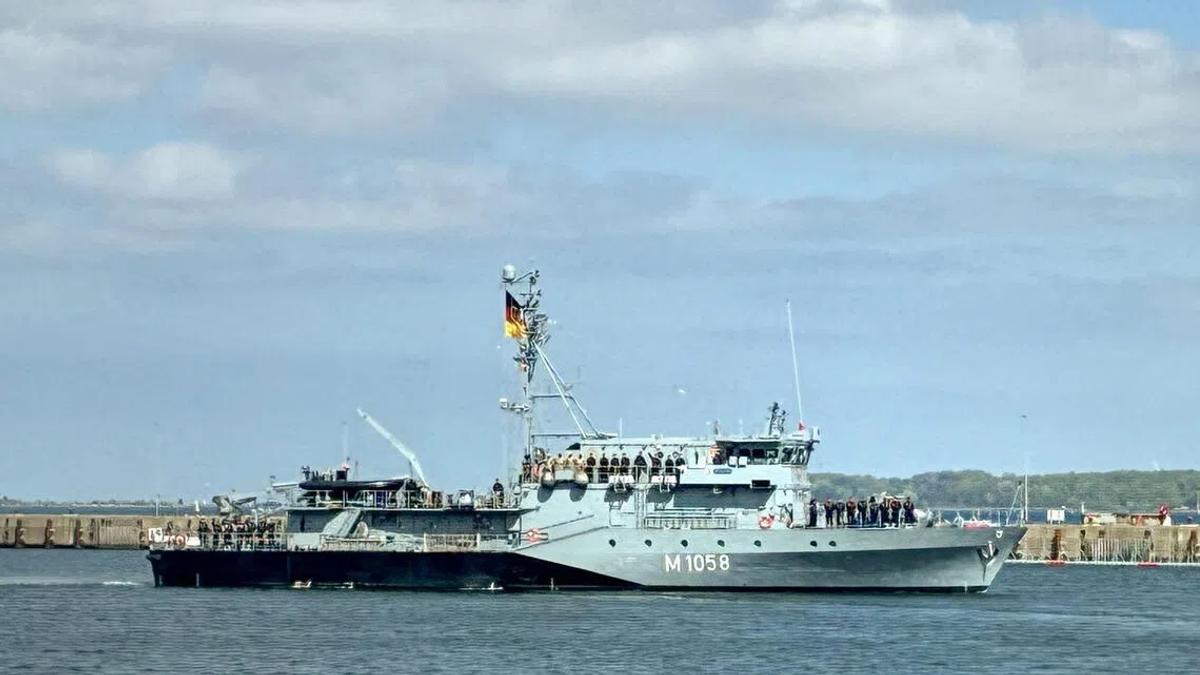 Britain and France Lead Multinational Mine-Clearing Mission in Strait of Hormuz