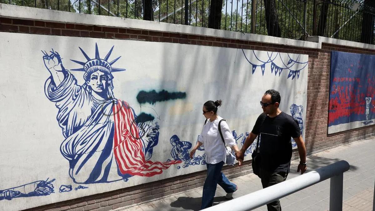 US Sanctions Iran Over Strait of Hormuz Attacks, Targeting Key Financier and IRGC Ties