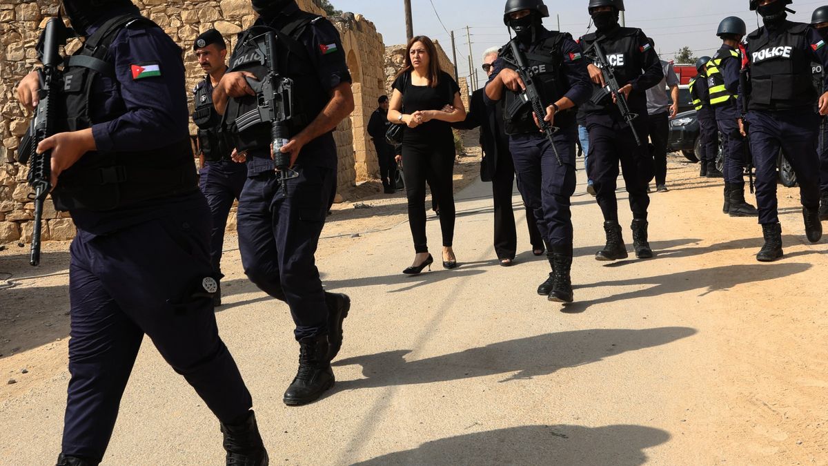 A Funeral, a Family, and Jordan's Fragile Coexistence