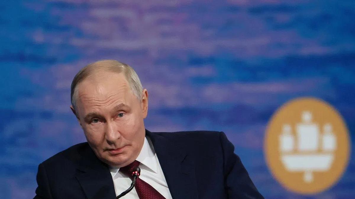 Putin's Meeting with Schroeder: A Strategic Move in the European Chessboard