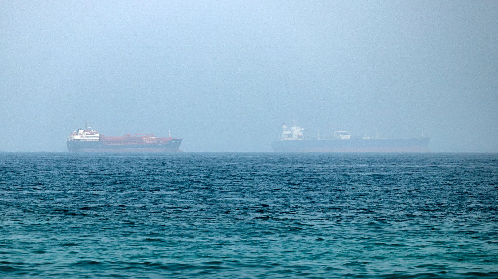 US-Iran Conflict Escalates into Prolonged Struggle for Strait of Hormuz Control