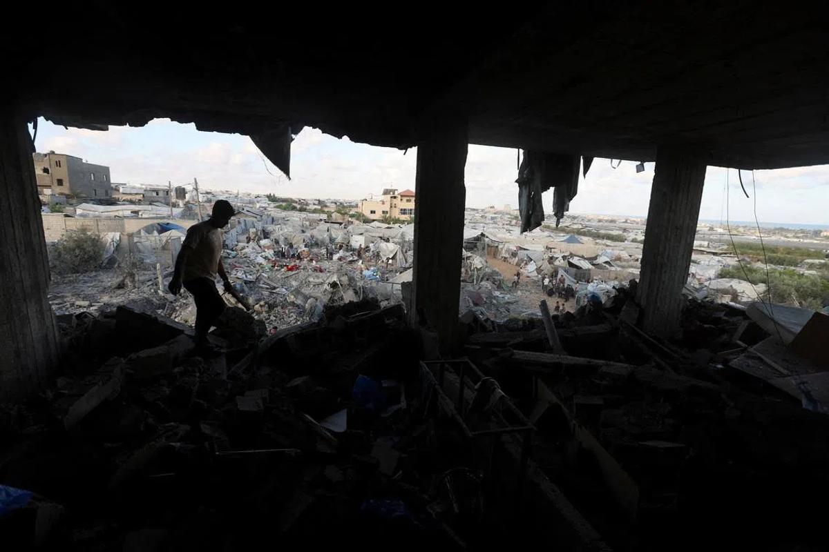 Gaza Under Siege: Escalation Amidst Stalled Ceasefire Talks in Cairo