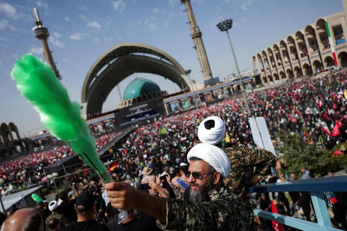 Iran's 'Axis of Resistance' Solidifies Amid Khamenei Funeral Ceremonies