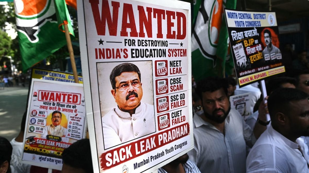 India's Youth Unemployment Crisis: The Cockroach Movement's Warning