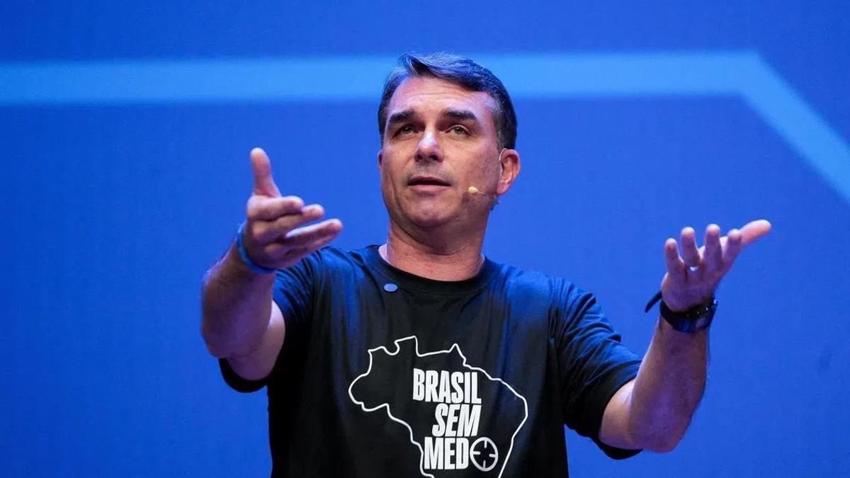 Brazil's Supreme Court Bars Bolsonaro from Visiting Father Amid Election Rift
