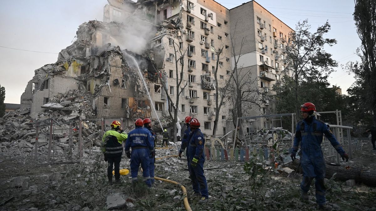 Russia's 11-Hour Assault on Kyiv: A Retaliation for Ukraine's Long-Range Strikes