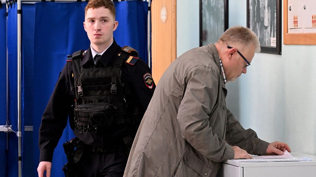 A Vote for Show, Not Choice: Russia’s Duma Election as a Propaganda Stage