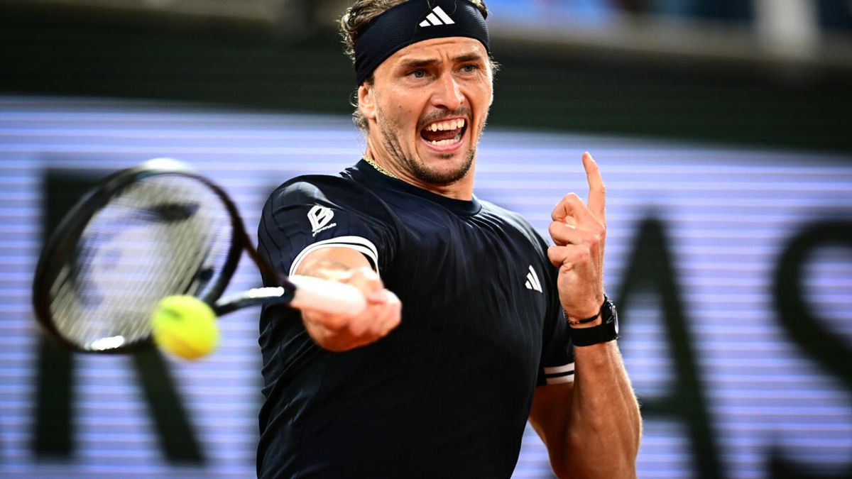 French Open Semifinals: Zverev Advances, Mensik Stuns Fonseca