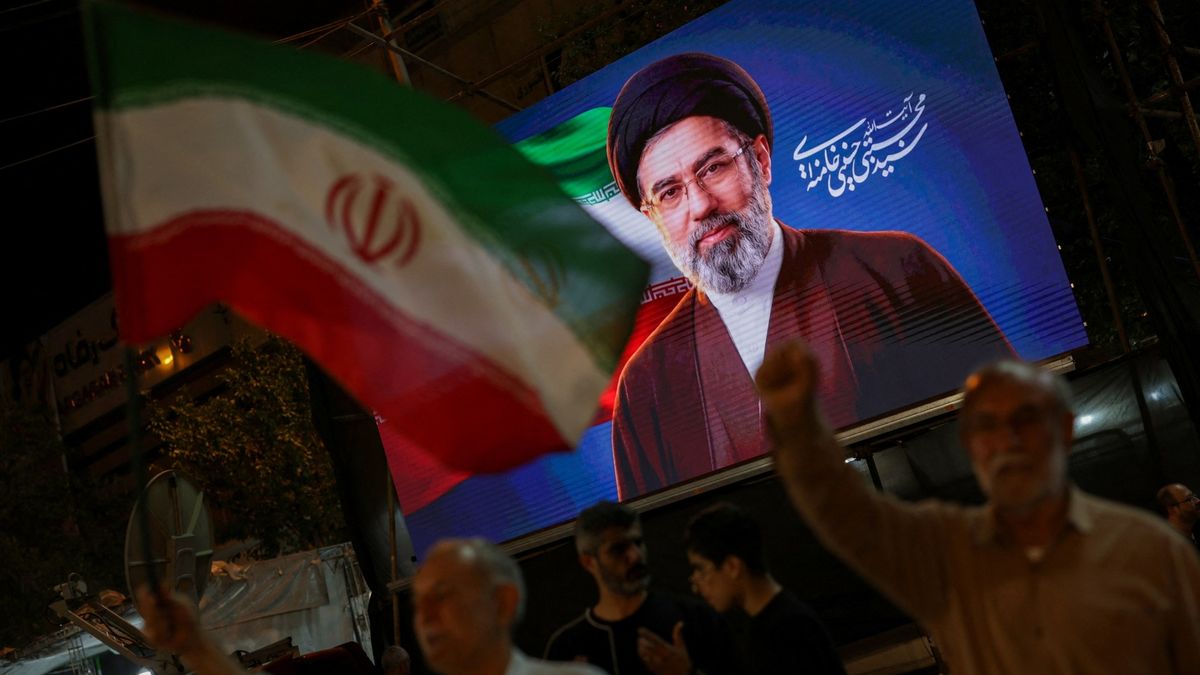 Khamenei's Conditions for US-Iran Peace Deal: Implications for Regional Stability