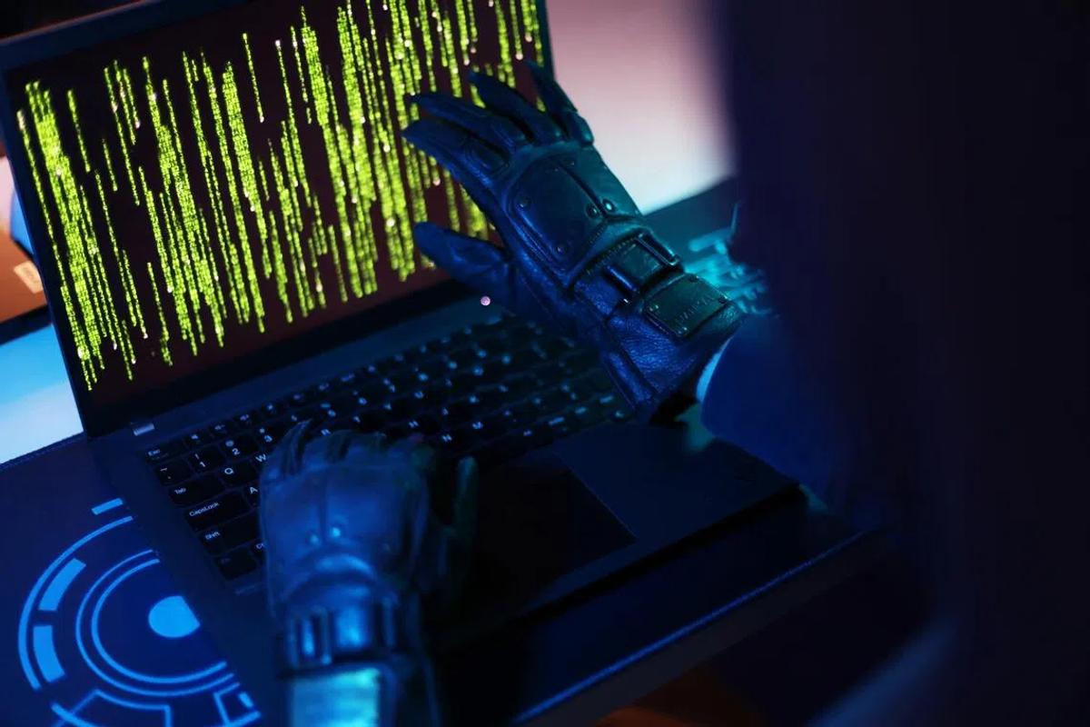 AI Gives Hackers a New Hideout: Blockchains Turn Into Malware Drop Zones