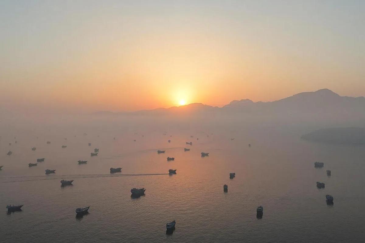 The Narrow Gate: Who Pays for Iran's New Control Over Global Shipping?