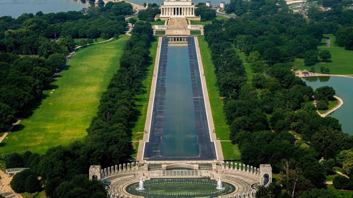 The Reflecting Pool Dispute: A Window into Presidential Power