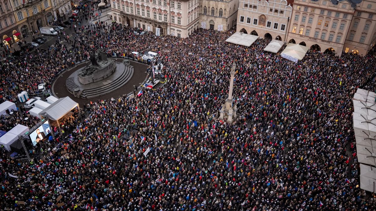 Prague's Airwaves: Who Decides What the Public Hears?