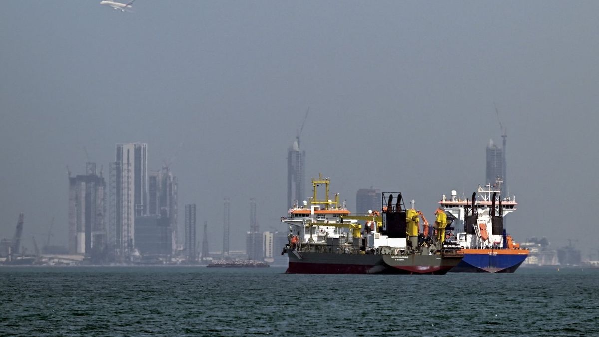 The Gulf's Delicate Dance with Iran