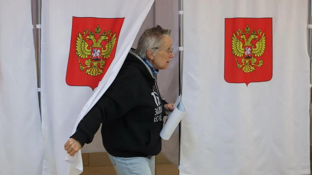 Moscow’s Ballot, Kyiv’s Drones: A War’s New Front