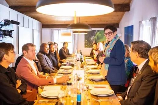 Daphne Kis speaking at dinner at Davos