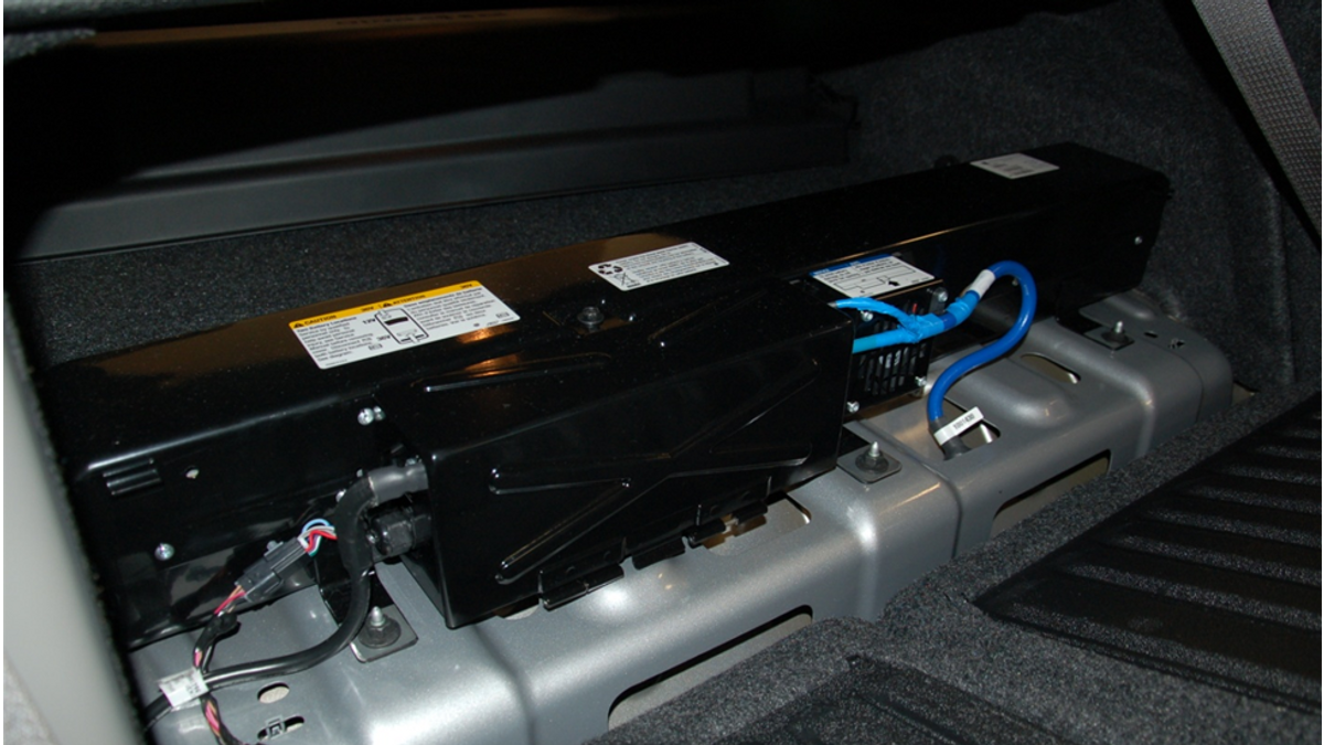 2009 Saturn Aura battery pack and wiring