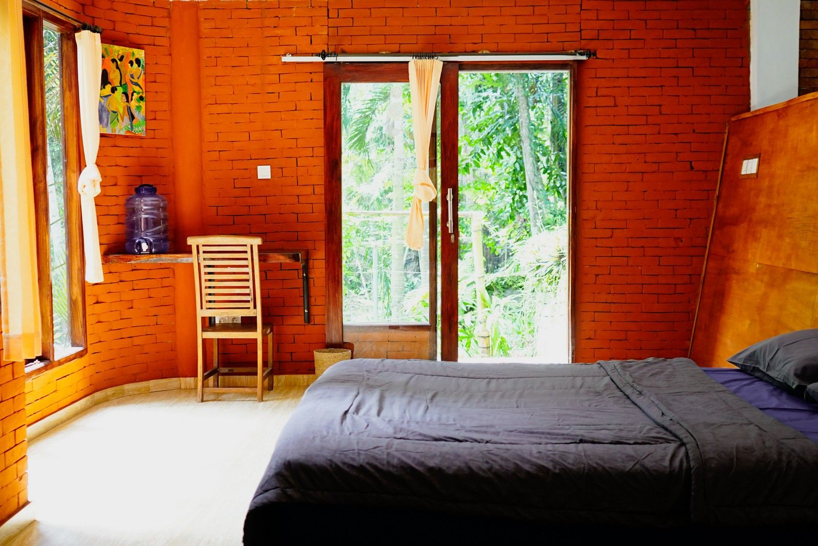 Images of standard rooms options