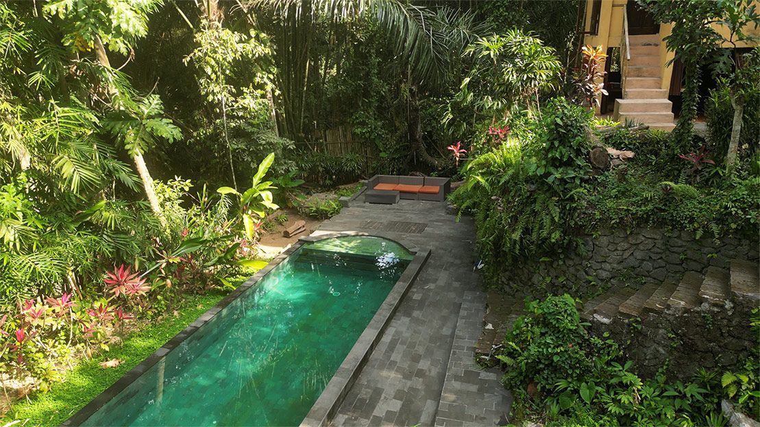 Entrace of Shanti Toya