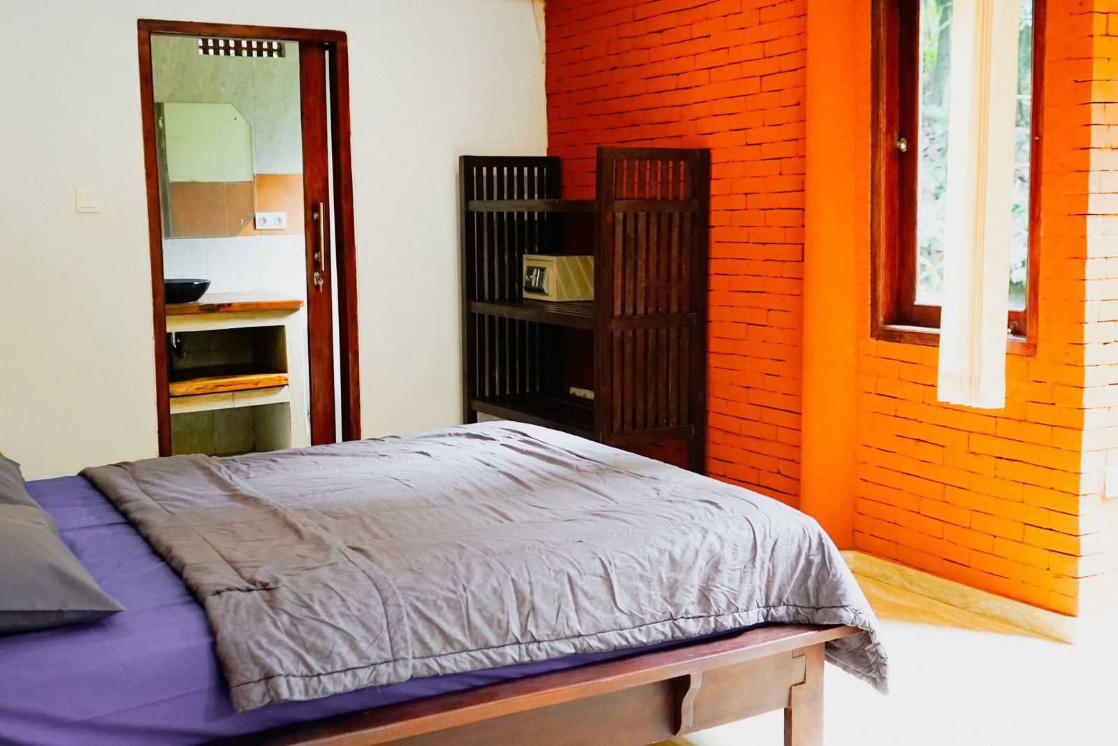 Images of standard rooms options