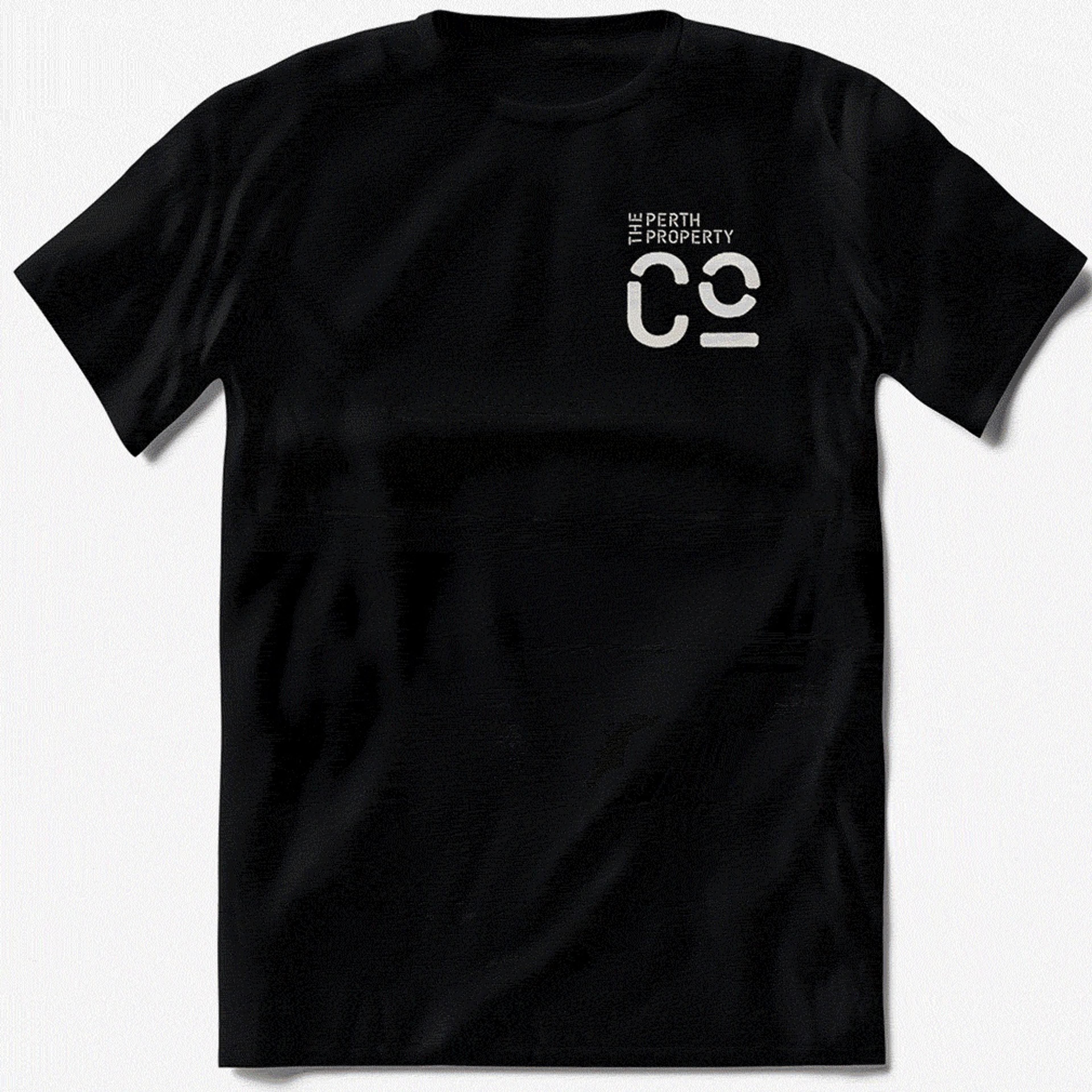 Black T-shirt with the Co monogram on the chest
