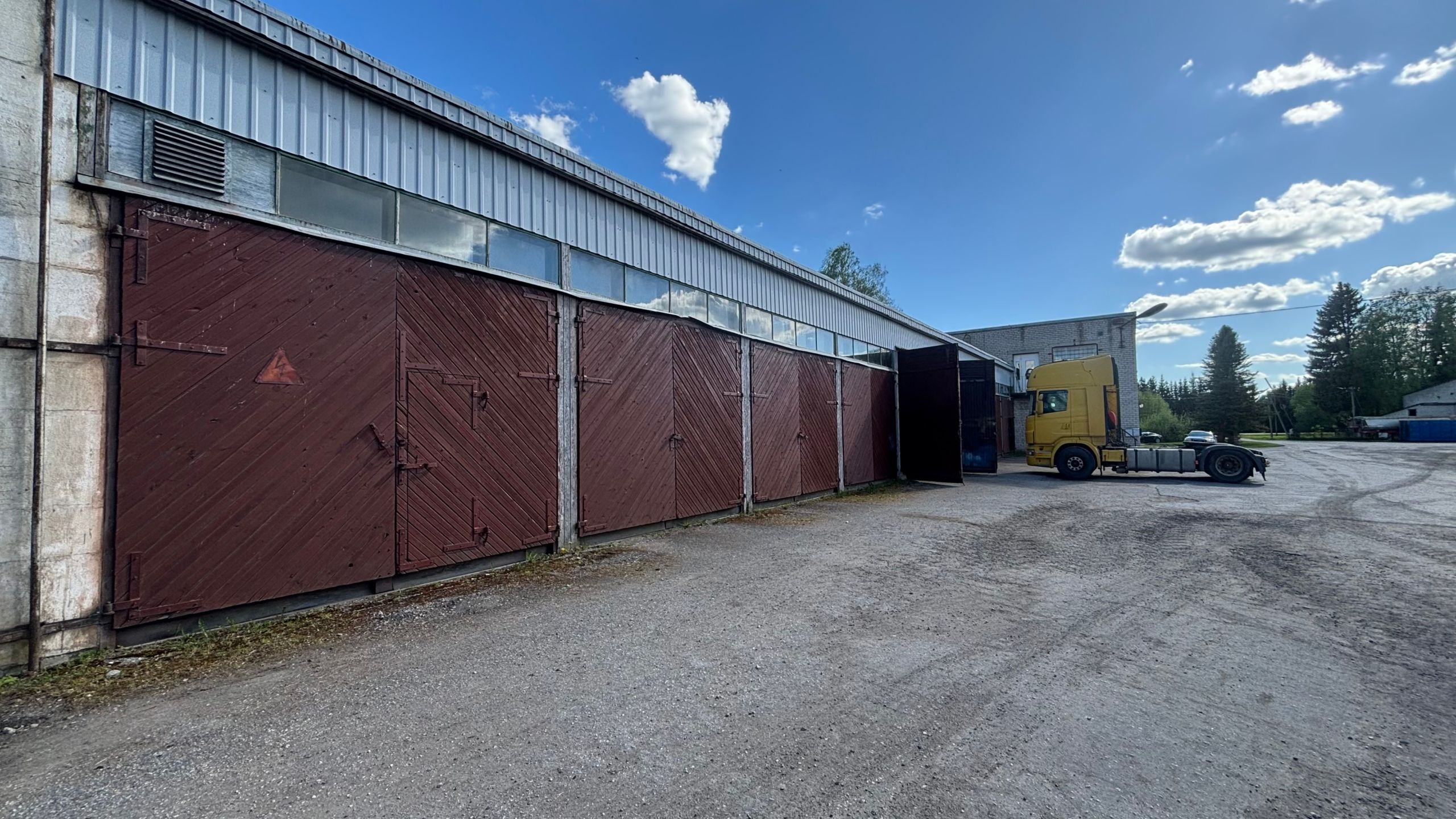 Garaaž 864 m² ja kontoriblokk 470 m²