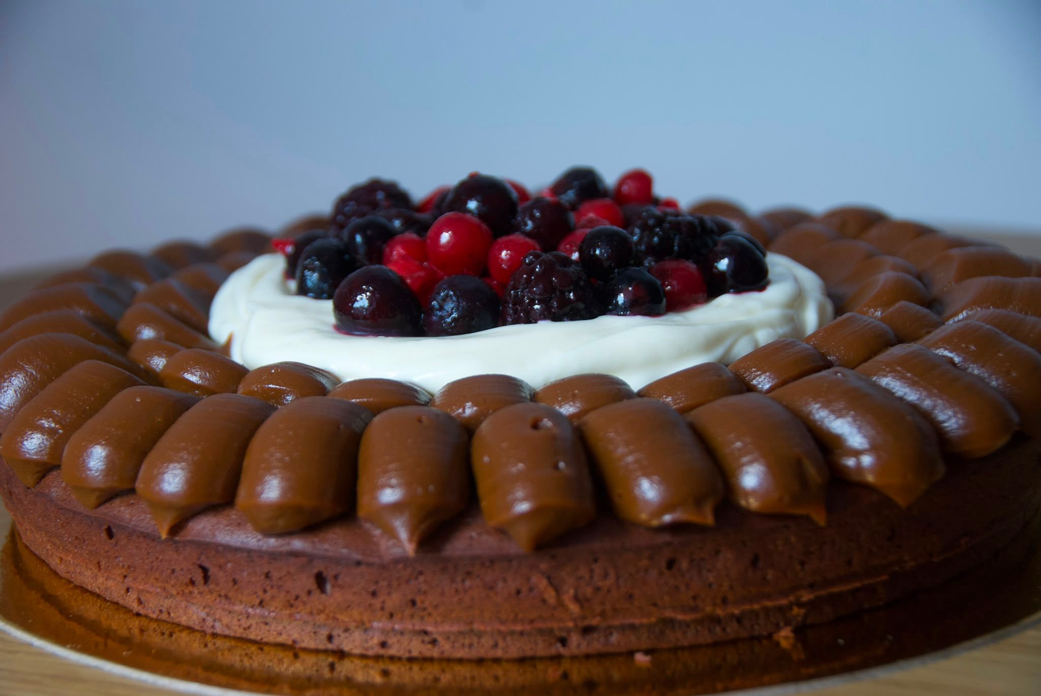 Brownie con frutos rojos