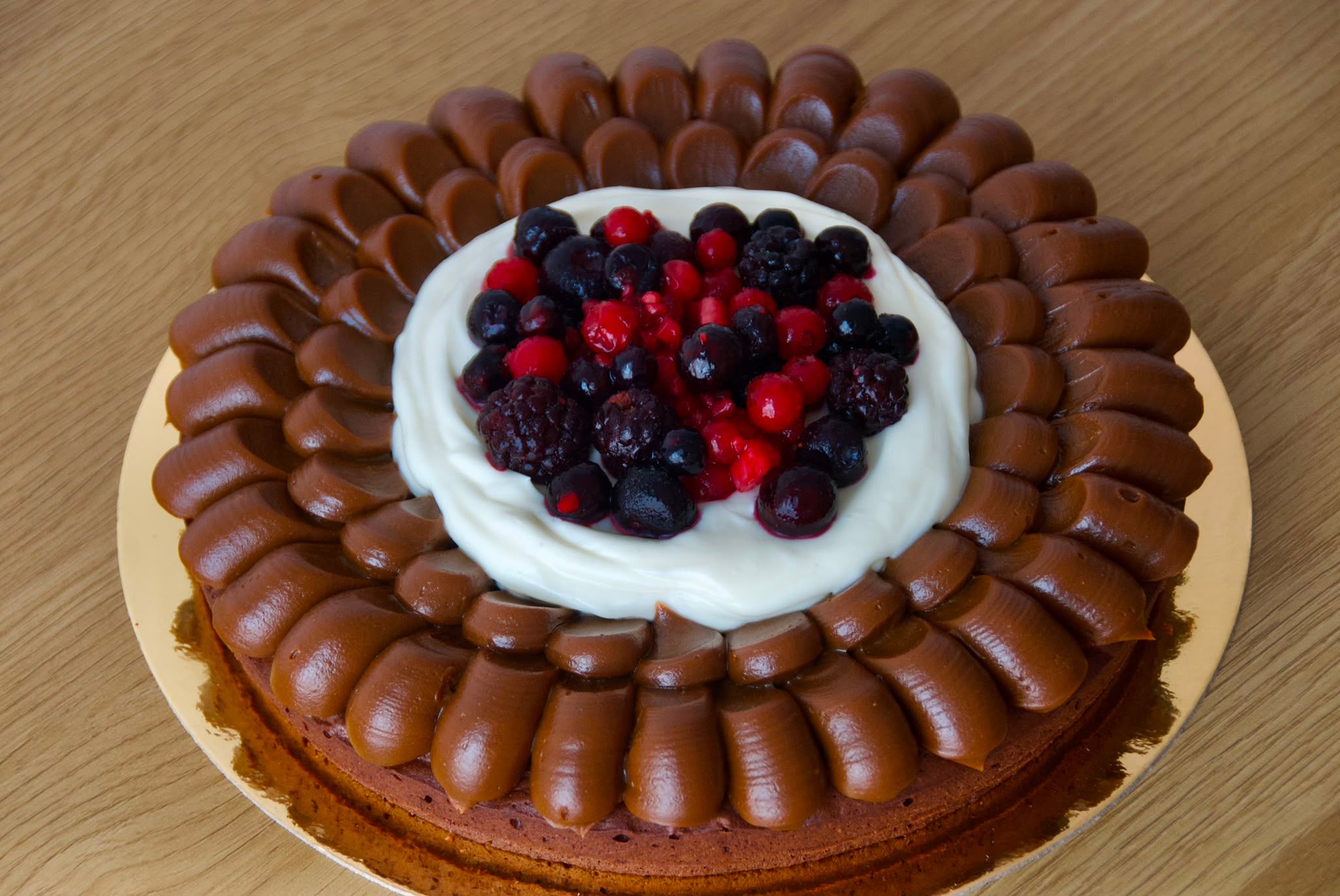 Brownie con frutos rojos