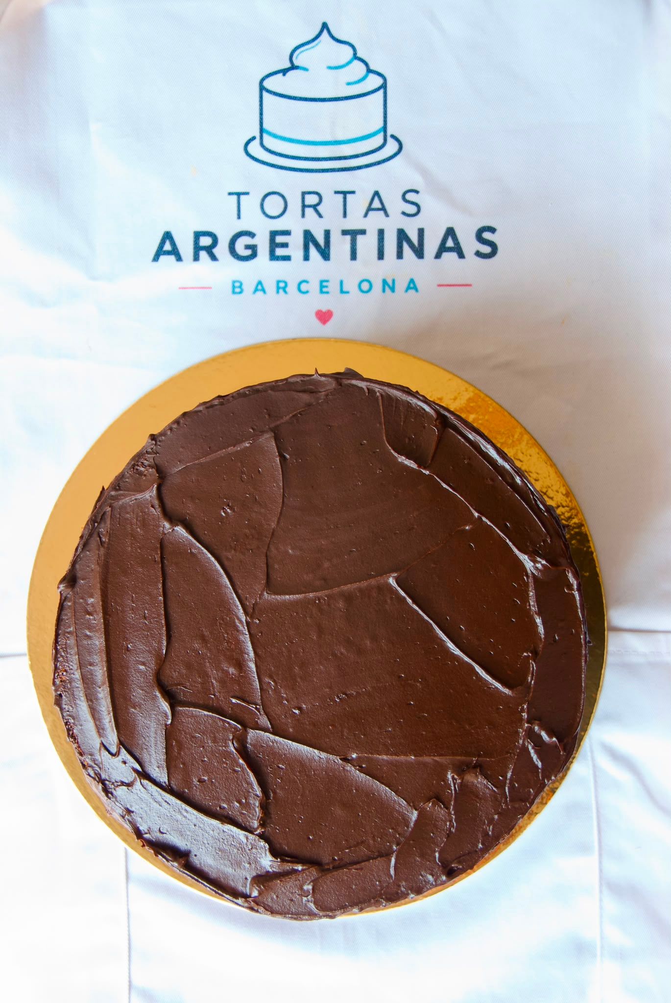 Bizcochuelo de vainilla con ganache de chocolate