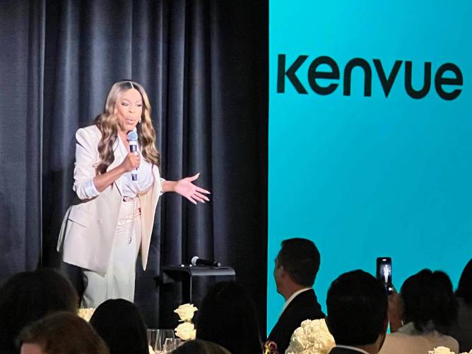 Niecy Nash-Betts speaks at the Kenvue event announcing Kenvue’s new menopause wellness platform, Versalie.