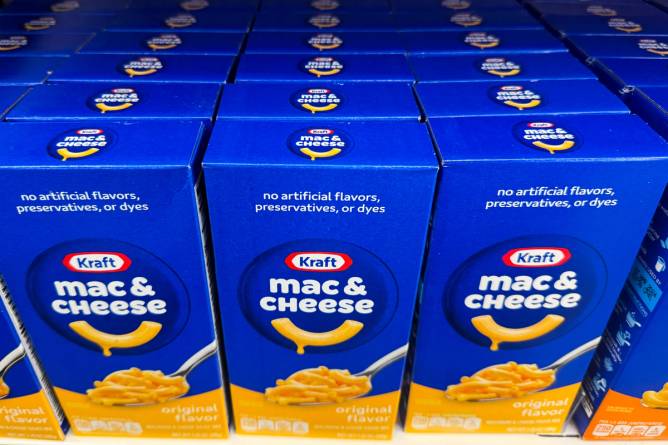 Kraft Mac & Cheese boxes in the grocery aisle