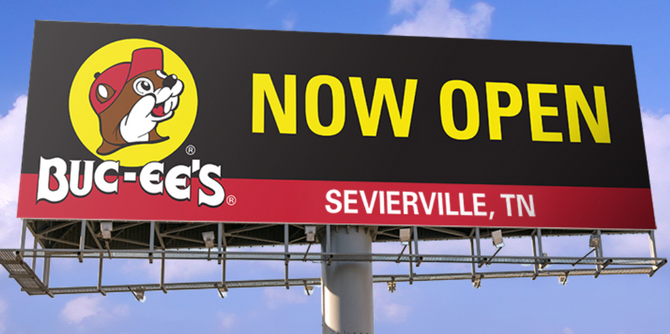 Sign saying that Buc-ee's is now open in Sevierville, TN