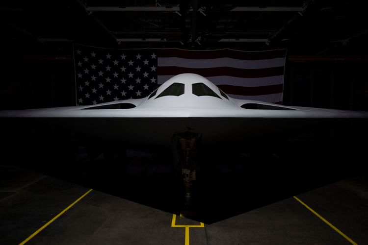 US Shows Off New Bomber Jet