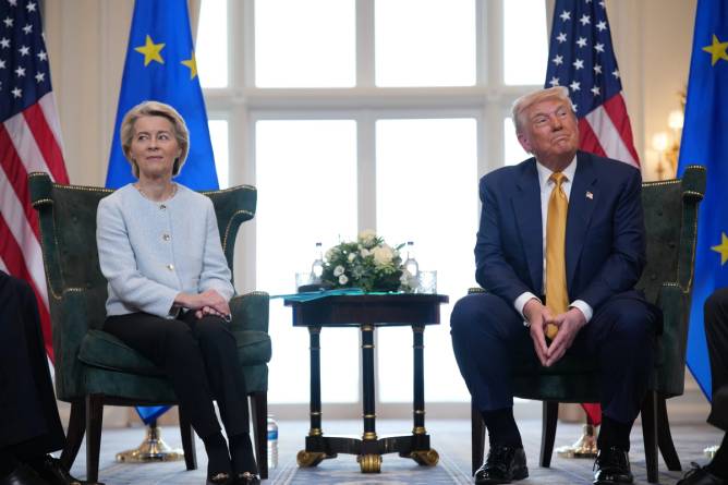 Ursula von der Leyen and Donald Trump 