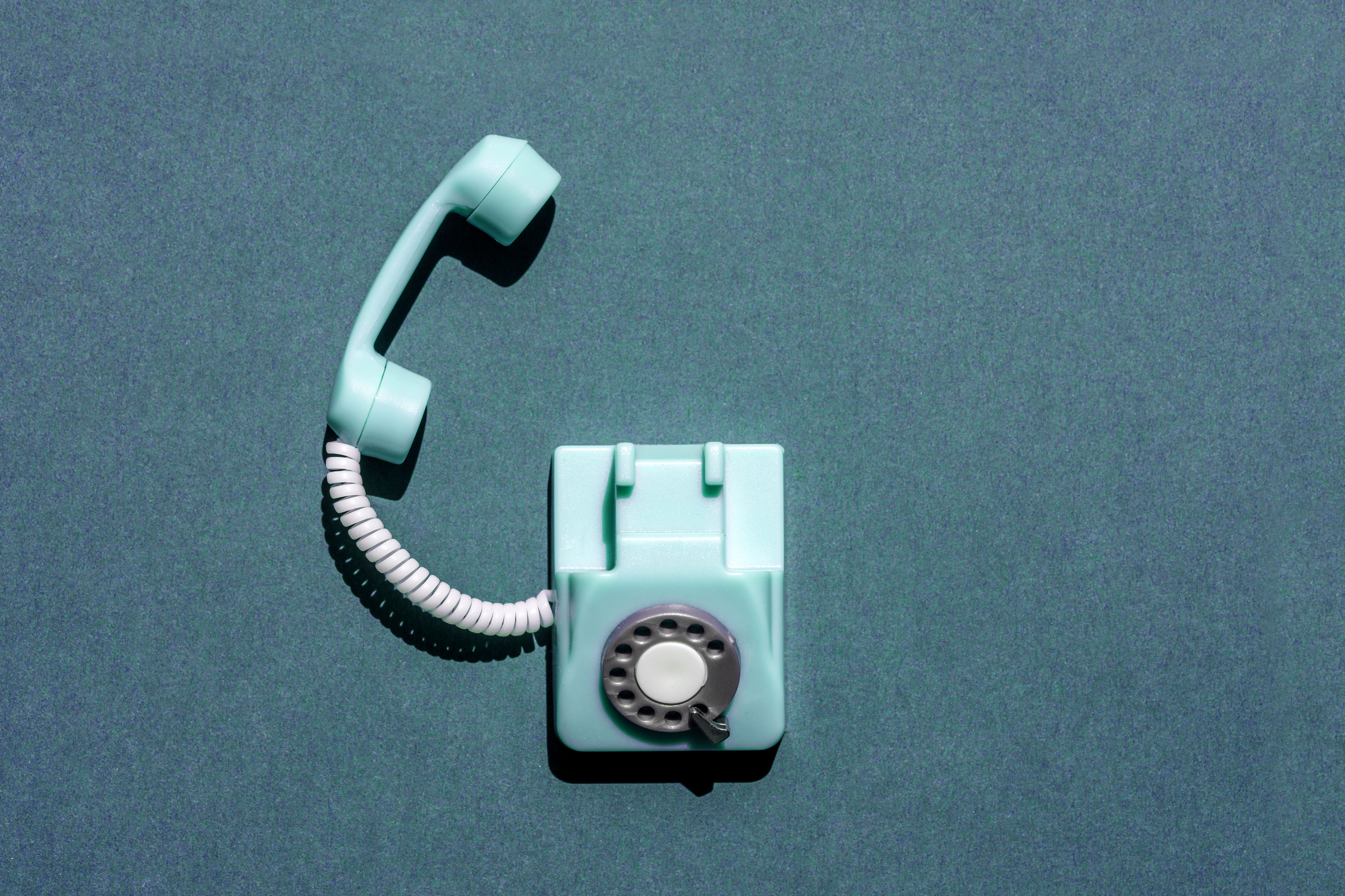 Shopify shoppers are ditching smartphones for landlines this summer
