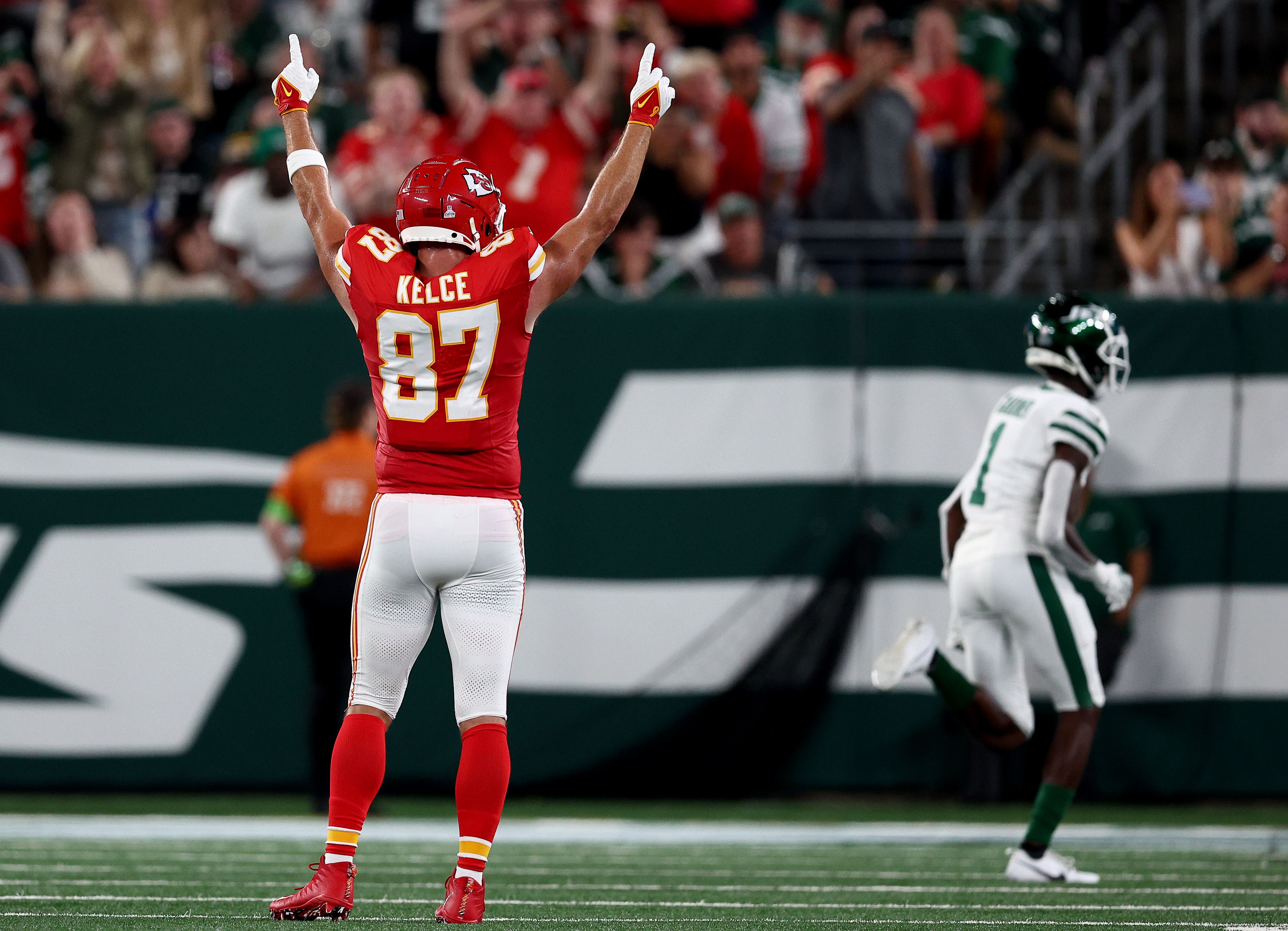 Top-selling NFL jerseys: Taylor Swift ties spike Travis Kelce's