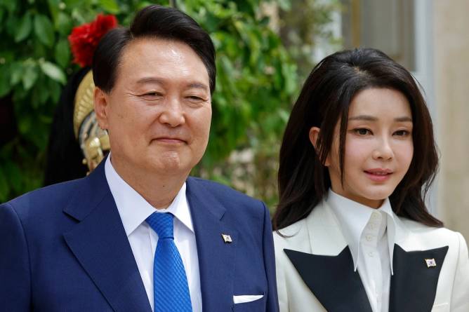 South Korean President Yoon Suk Yeol and his wife Kim Keon-hee
