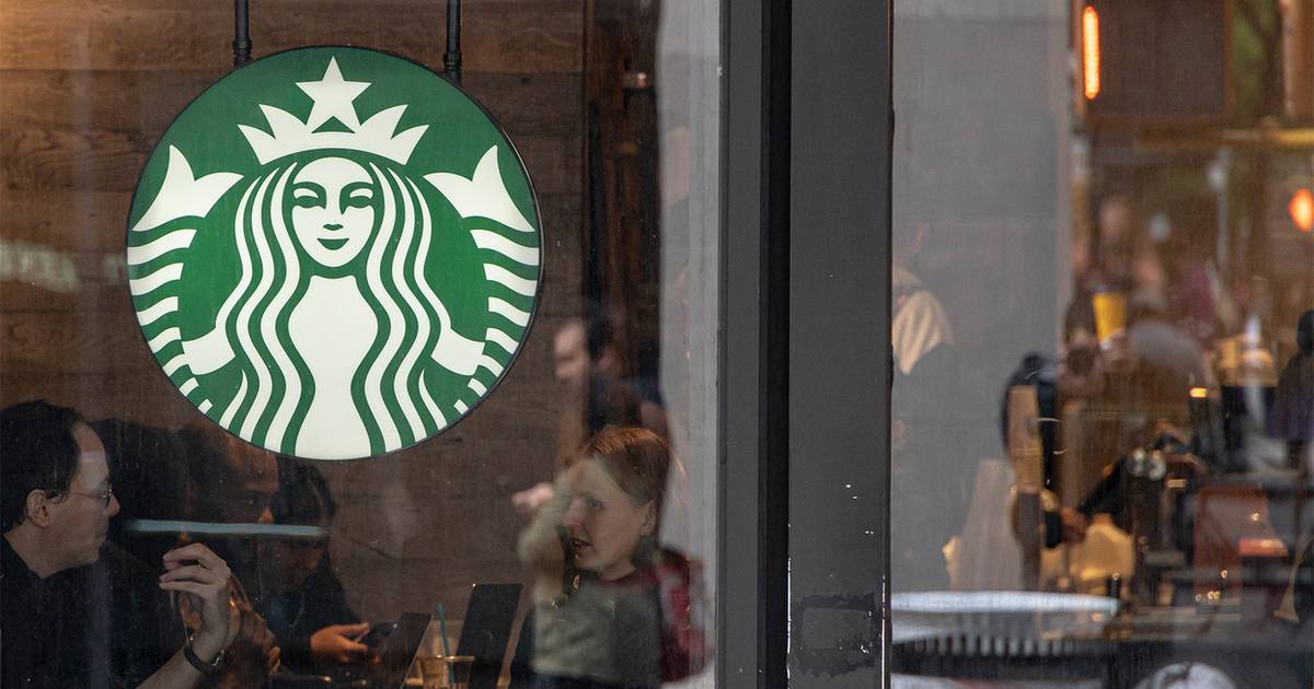 Starbucks removes executive pay tie to DE&I Starbucks removes executive pay tie to DE&I