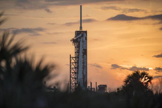 Falcon 9 rocket set up for launch of Endeavour