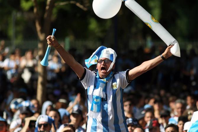 An Argentina soccer fan