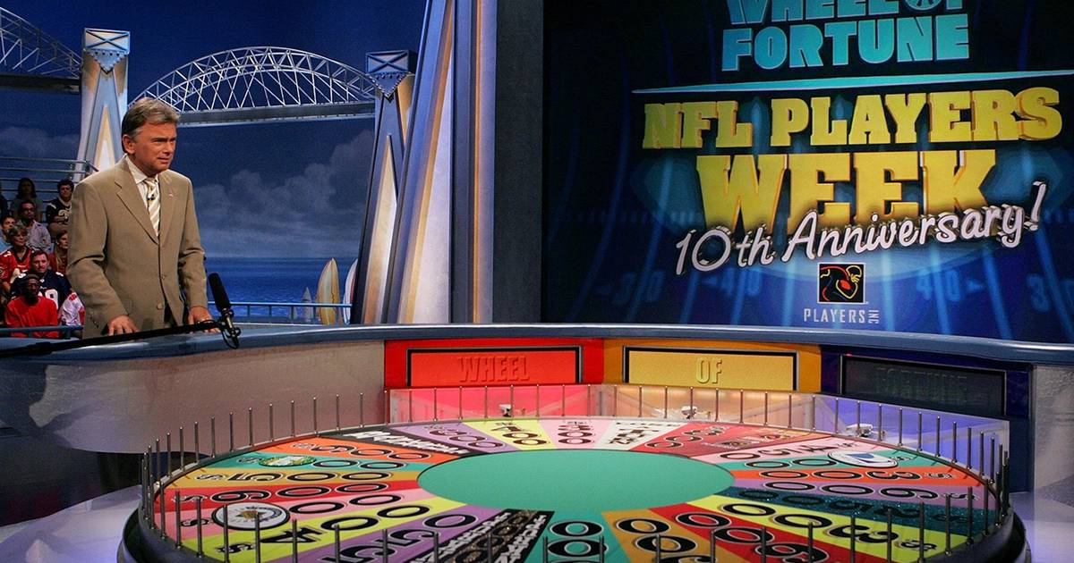Pat Sajaks' final spin on the Wheel of Fortune