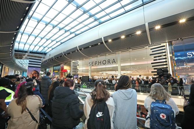 Teens at Sephora