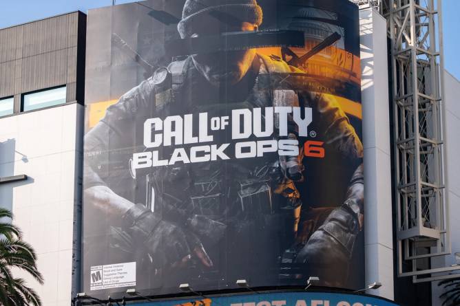 A Call of Duty advertisement on the side of a building