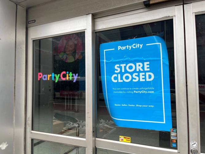 Closed Party City location at 125th Street in Manhattan