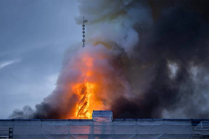 Copenhagen's Old Stock Market on fire