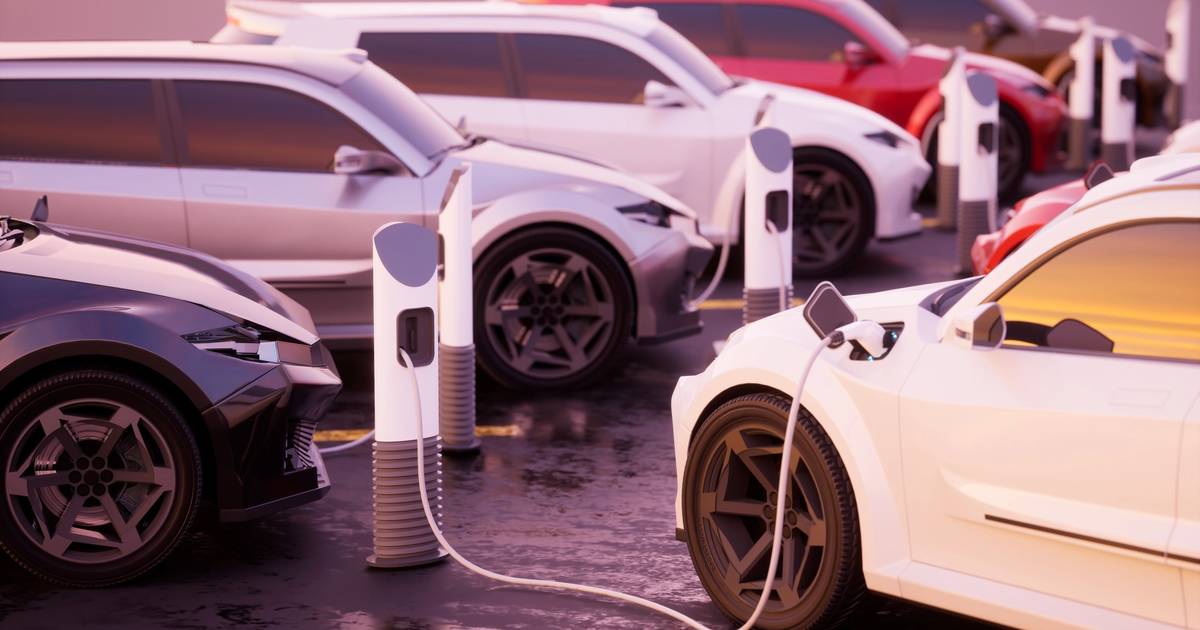 EVs close to solidifying 10% market share amid continued sales growth EVs close to solidifying 10% market share amid continued sales growth